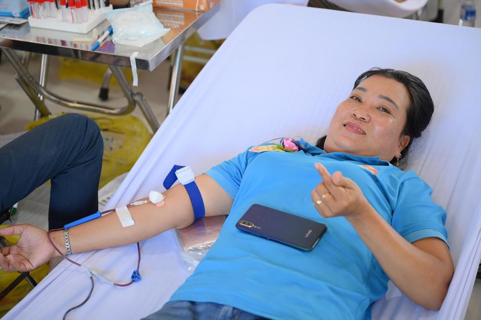 6 HIẾN MÁU TƯƠI ĐẸP 6 HIẾN MÁU TƯƠI ĐẸP