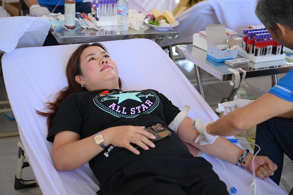 6 HIẾN MÁU TƯƠI ĐẸP 6 HIẾN MÁU TƯƠI ĐẸP