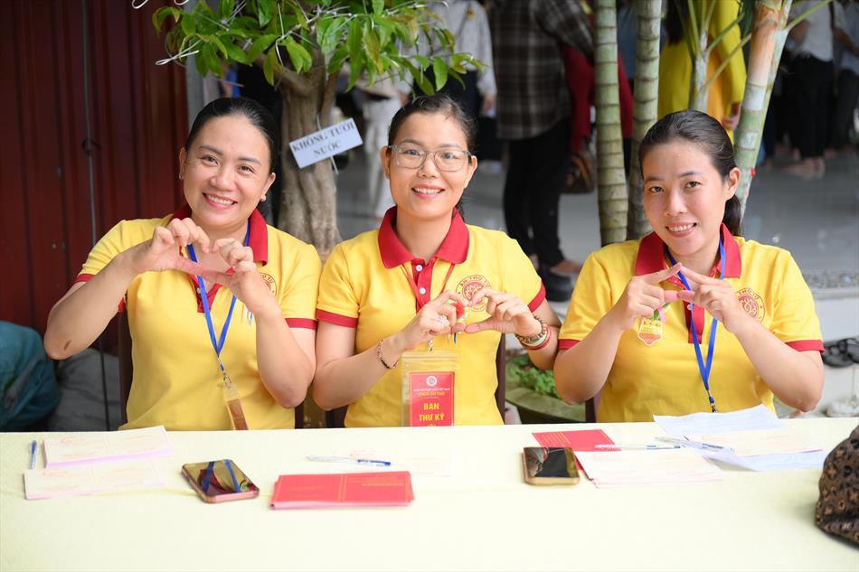 10 KHOẢNH KHẮC ĐÁNG NHỚ 10 KHOẢNH KHẮC ĐÁNG NHỚ