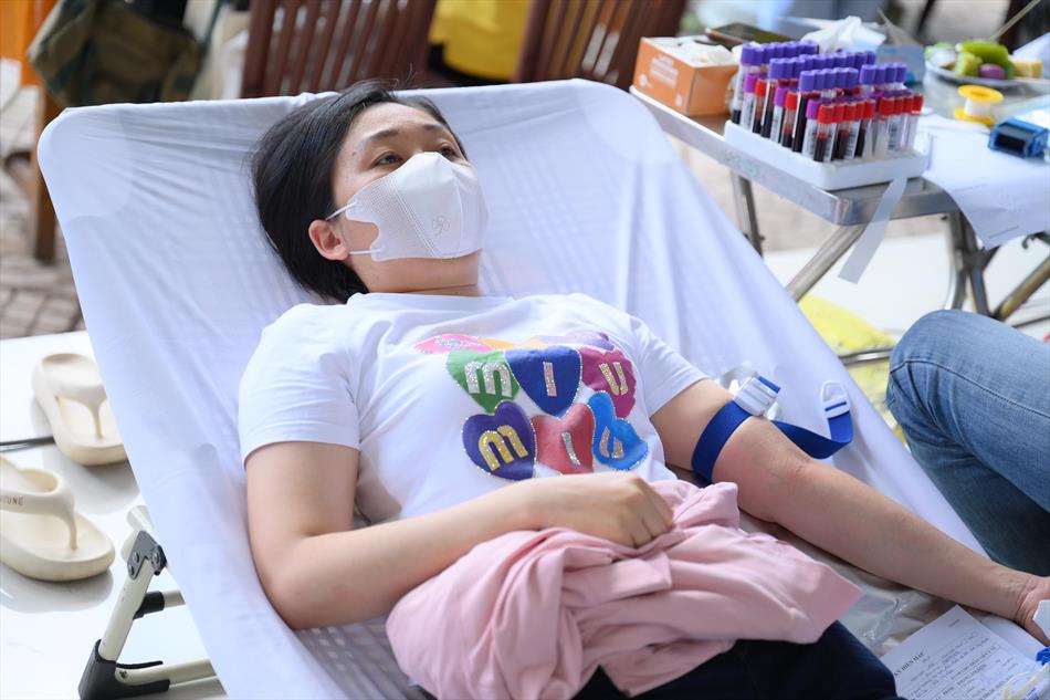6 HIẾN MÁU TƯƠI ĐẸP 6 HIẾN MÁU TƯƠI ĐẸP