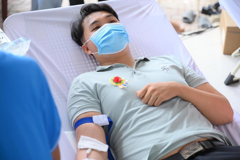 6 HIẾN MÁU TƯƠI ĐẸP 6 HIẾN MÁU TƯƠI ĐẸP