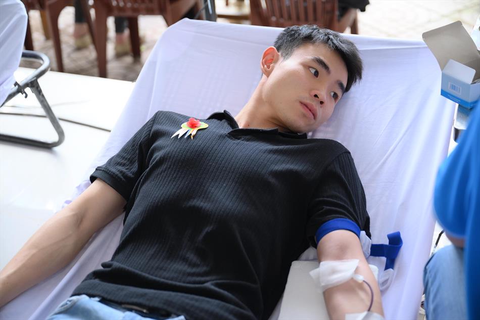 6 HIẾN MÁU TƯƠI ĐẸP 6 HIẾN MÁU TƯƠI ĐẸP
