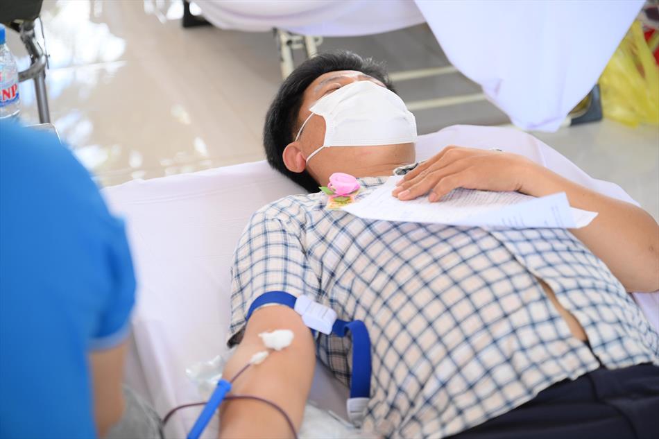 6 HIẾN MÁU TƯƠI ĐẸP 6 HIẾN MÁU TƯƠI ĐẸP