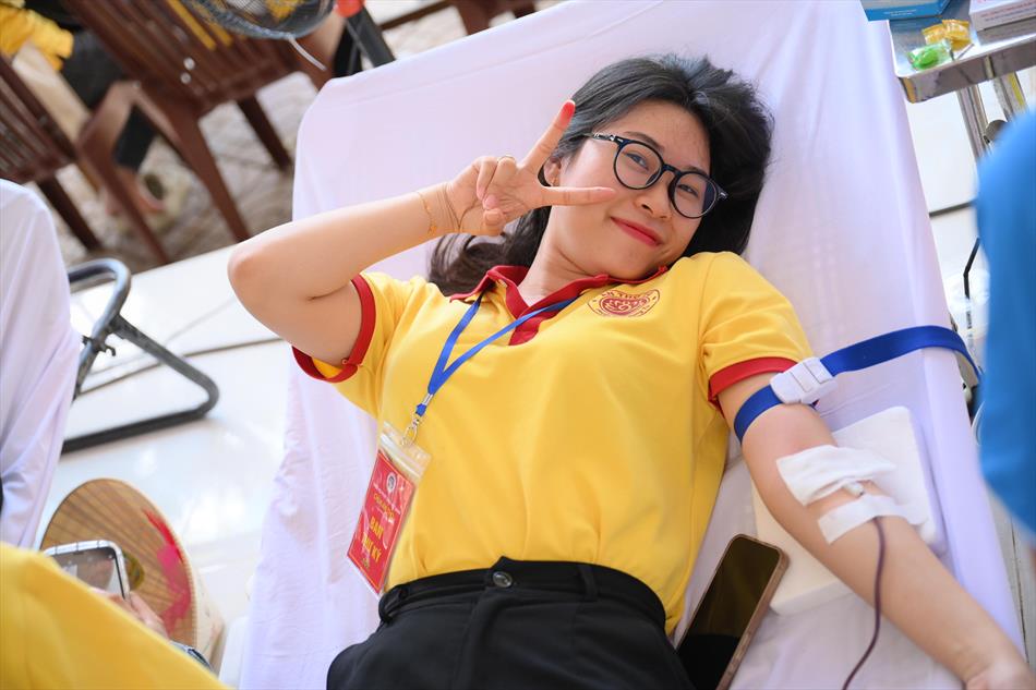 6 HIẾN MÁU TƯƠI ĐẸP 6 HIẾN MÁU TƯƠI ĐẸP