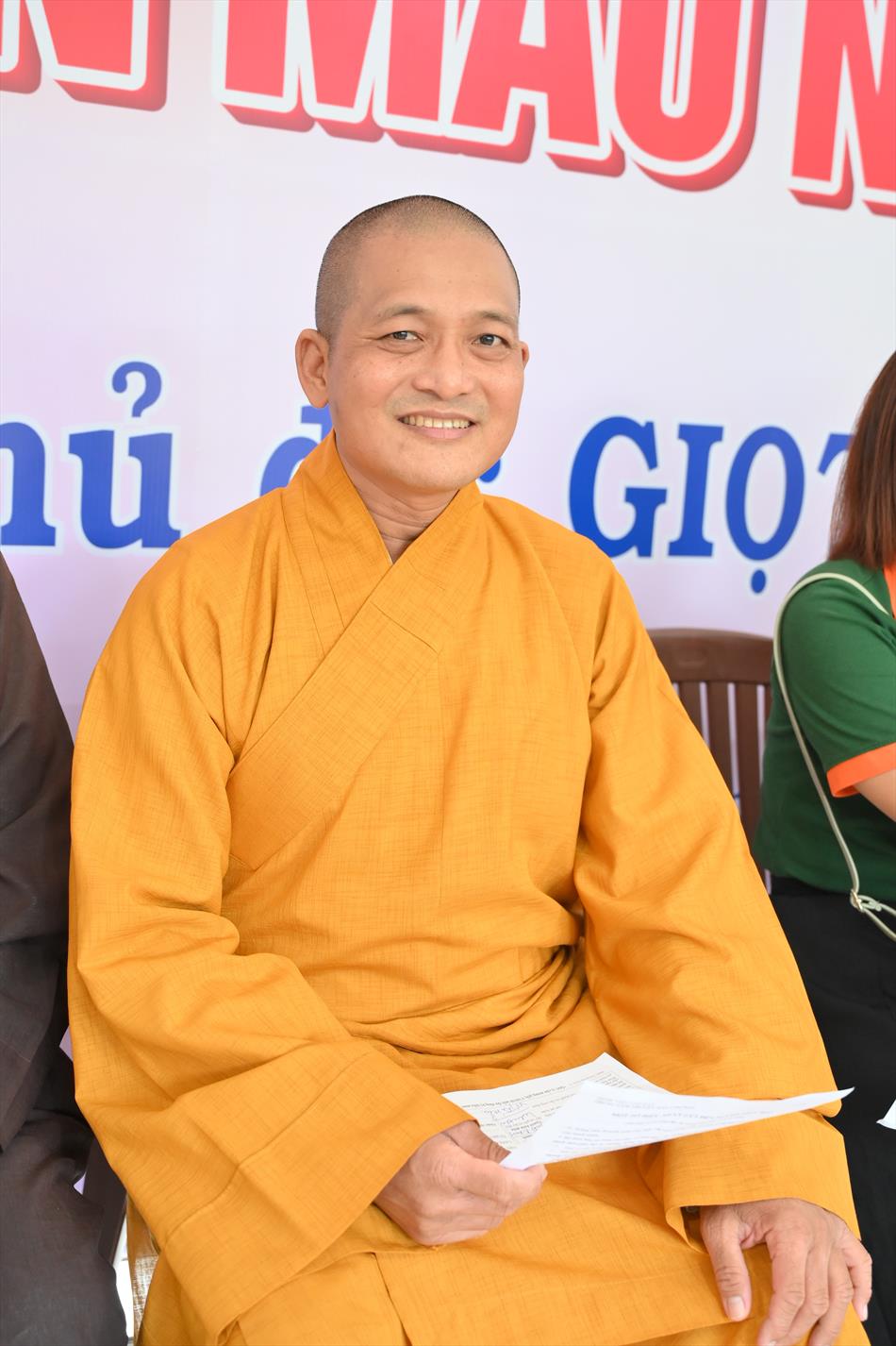 4 QUÝ SƯ THẦY THAM GIA HIẾN MÁU 4 QUÝ SƯ THẦY THAM GIA HIẾN MÁU