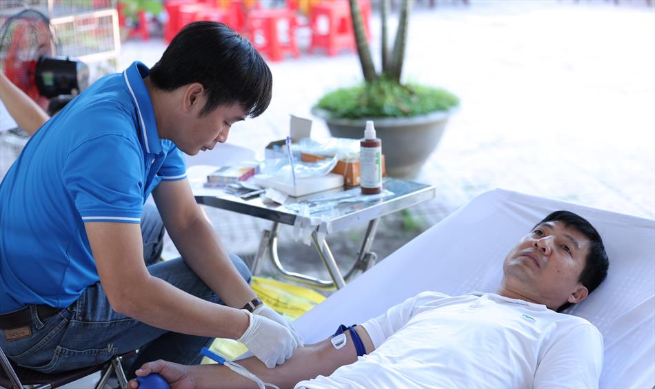 6 HIẾN MÁU TƯƠI ĐẸP 6 HIẾN MÁU TƯƠI ĐẸP
