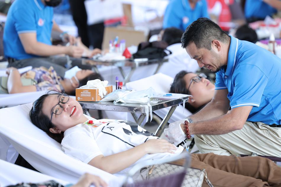 6 HIẾN MÁU TƯƠI ĐẸP 6 HIẾN MÁU TƯƠI ĐẸP