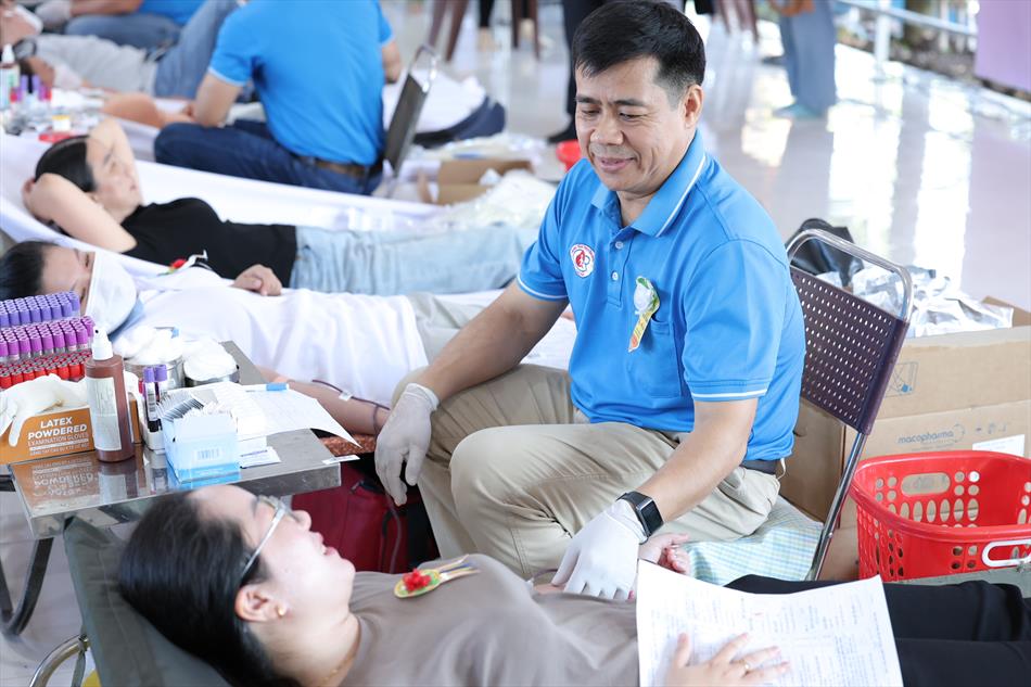 6 HIẾN MÁU TƯƠI ĐẸP 6 HIẾN MÁU TƯƠI ĐẸP
