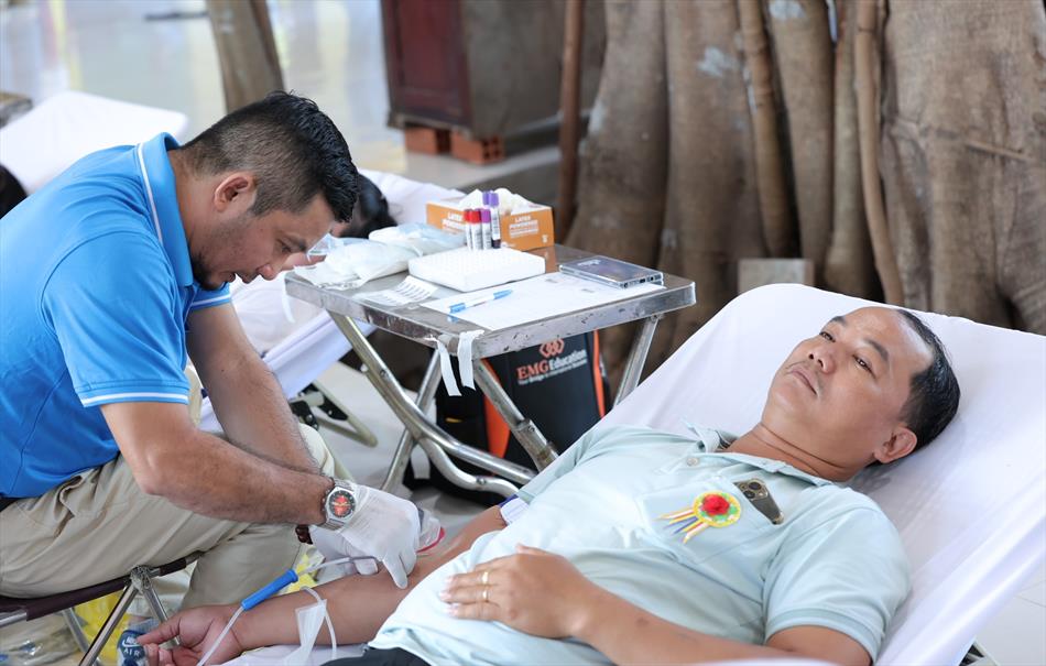 6 HIẾN MÁU TƯƠI ĐẸP 6 HIẾN MÁU TƯƠI ĐẸP