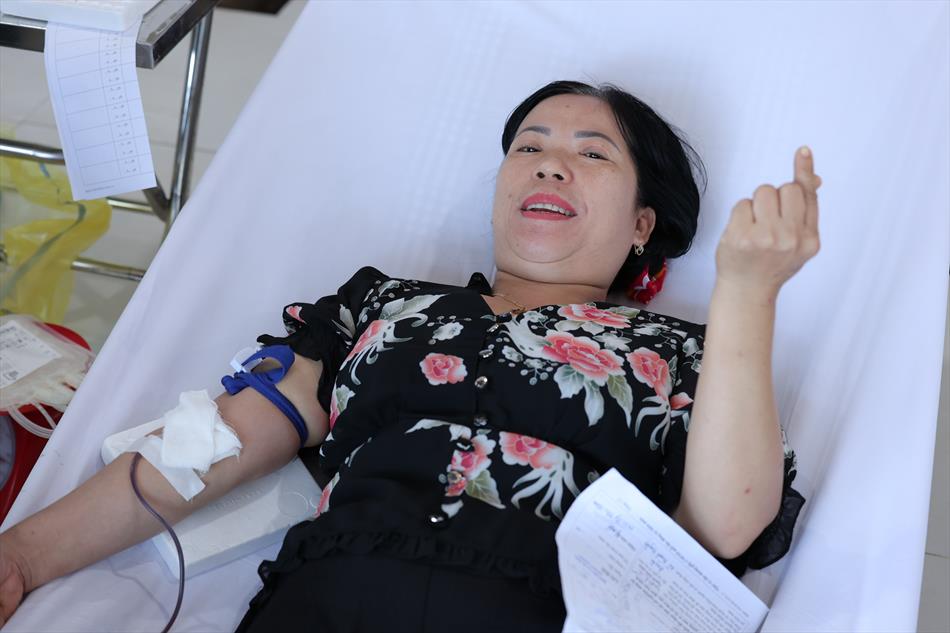 6 HIẾN MÁU TƯƠI ĐẸP 6 HIẾN MÁU TƯƠI ĐẸP