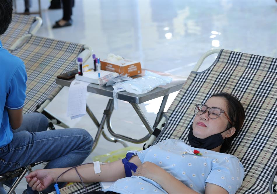 6 HIẾN MÁU TƯƠI ĐẸP 6 HIẾN MÁU TƯƠI ĐẸP