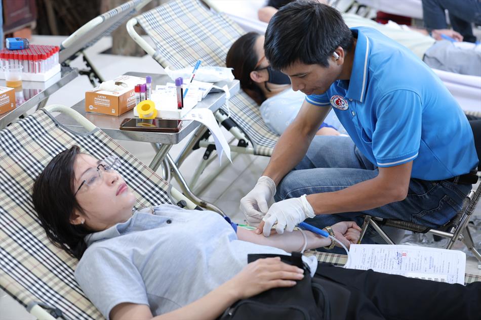 6 HIẾN MÁU TƯƠI ĐẸP 6 HIẾN MÁU TƯƠI ĐẸP