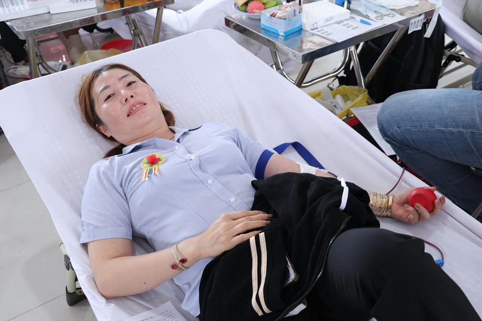 6 HIẾN MÁU TƯƠI ĐẸP 6 HIẾN MÁU TƯƠI ĐẸP