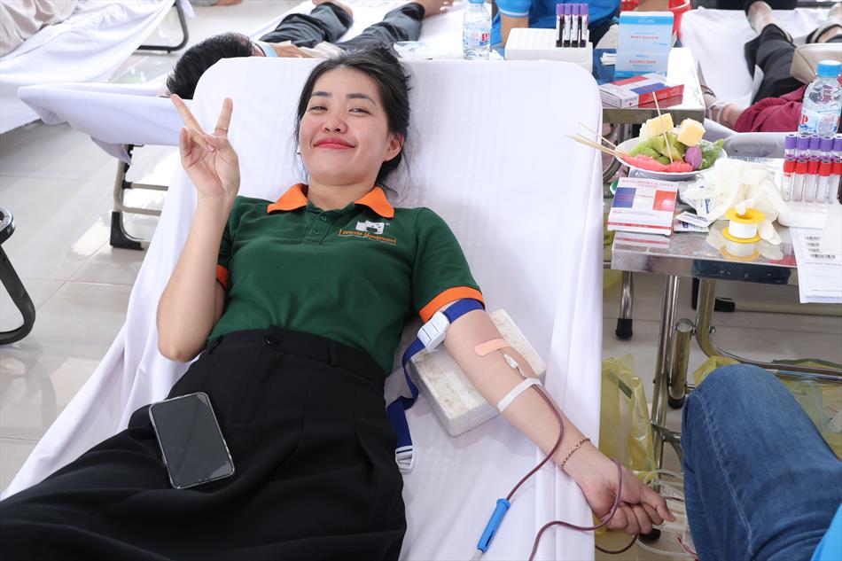 6 HIẾN MÁU TƯƠI ĐẸP 6 HIẾN MÁU TƯƠI ĐẸP