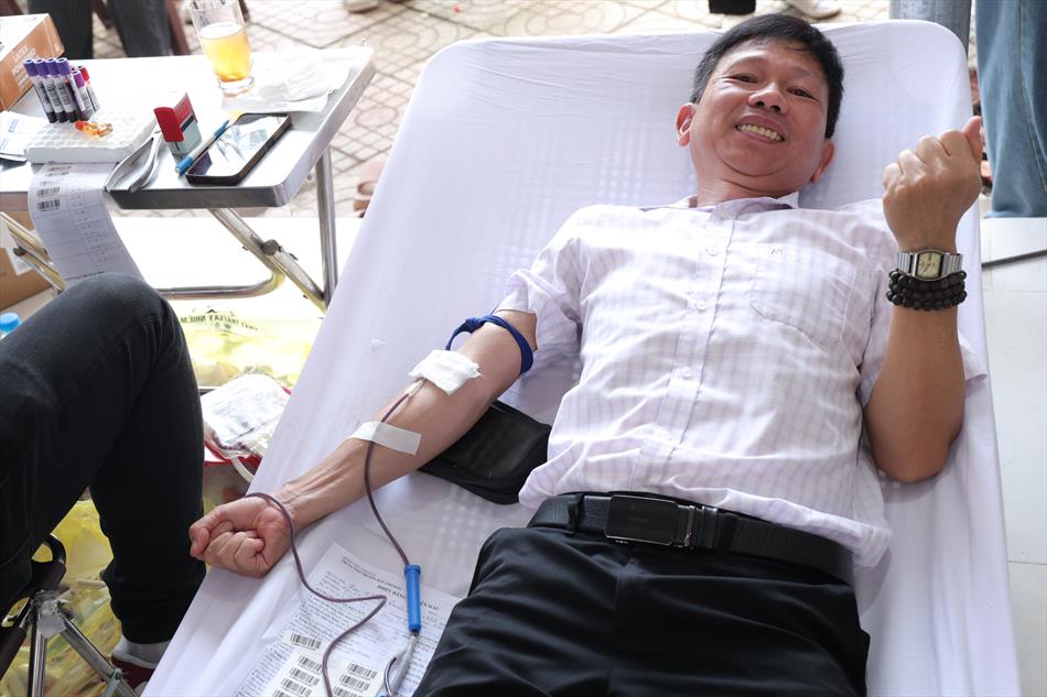 6 HIẾN MÁU TƯƠI ĐẸP 6 HIẾN MÁU TƯƠI ĐẸP