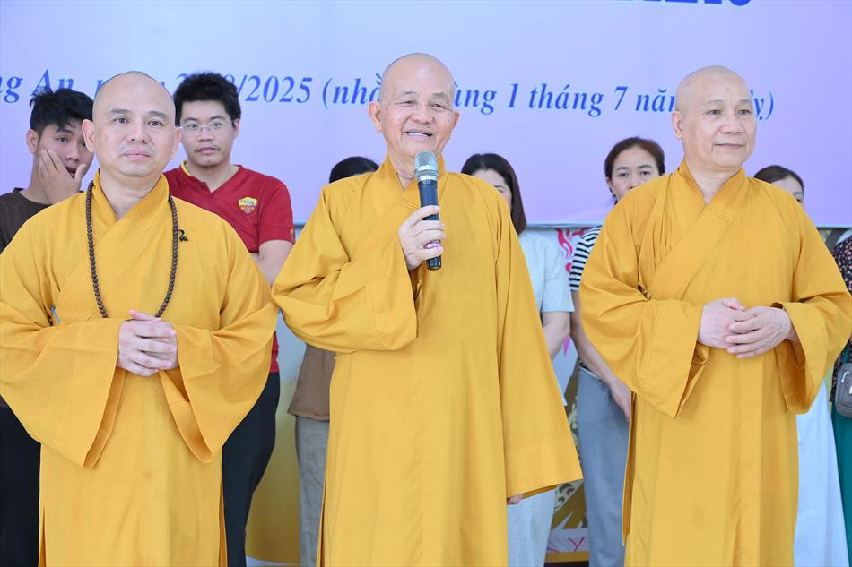 3 TẶNG QUÀ TRI ÂN 3 TẶNG QUÀ TRI ÂN