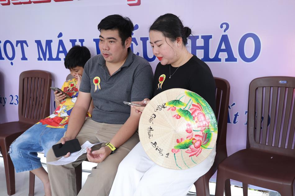 6 HIẾN MÁU TƯƠI ĐẸP 6 HIẾN MÁU TƯƠI ĐẸP