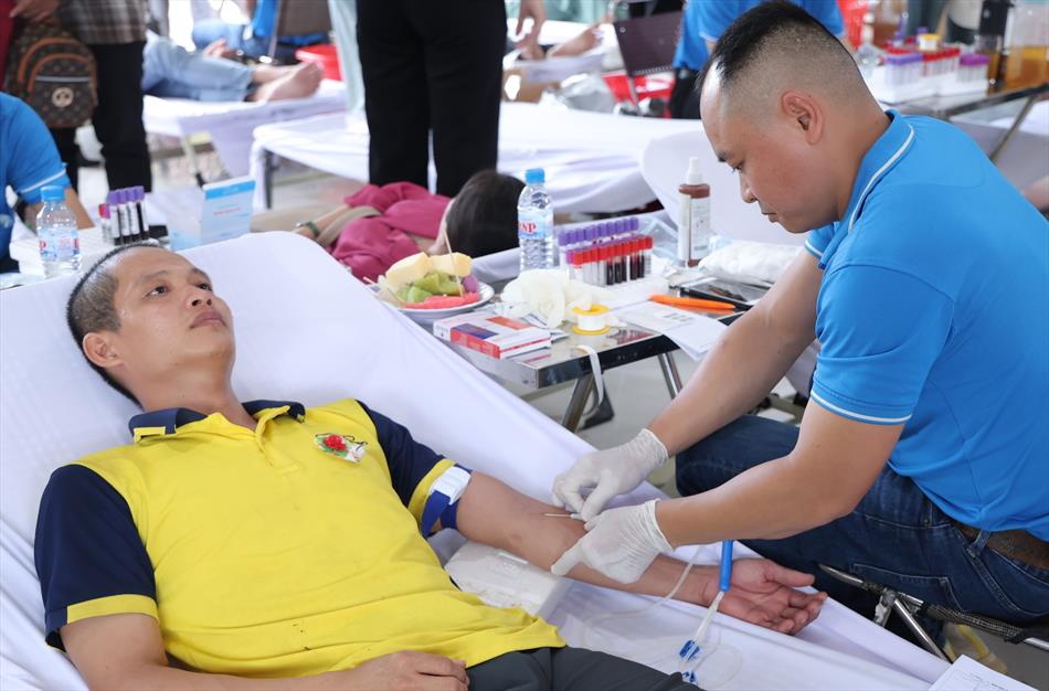 6 HIẾN MÁU TƯƠI ĐẸP 6 HIẾN MÁU TƯƠI ĐẸP