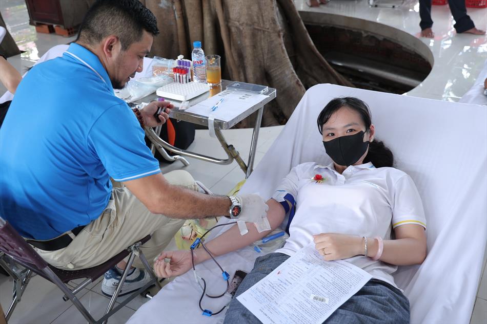 6 HIẾN MÁU TƯƠI ĐẸP 6 HIẾN MÁU TƯƠI ĐẸP
