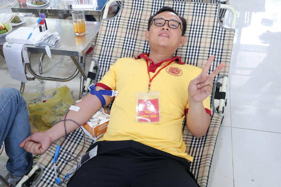 6 HIẾN MÁU TƯƠI ĐẸP 6 HIẾN MÁU TƯƠI ĐẸP