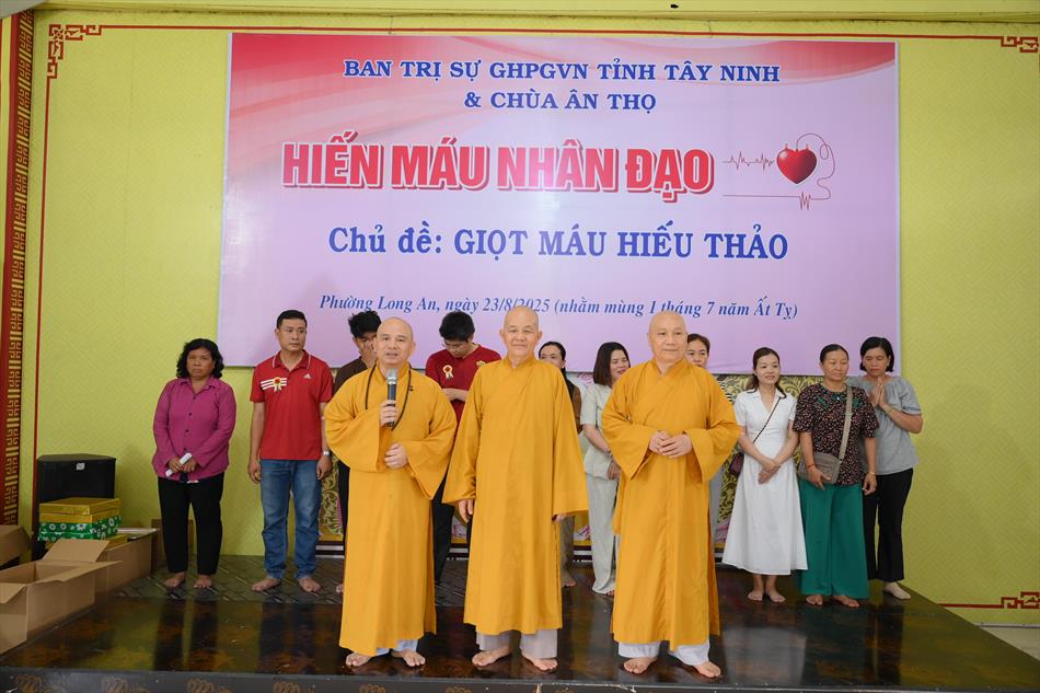 3 TẶNG QUÀ TRI ÂN 3 TẶNG QUÀ TRI ÂN
