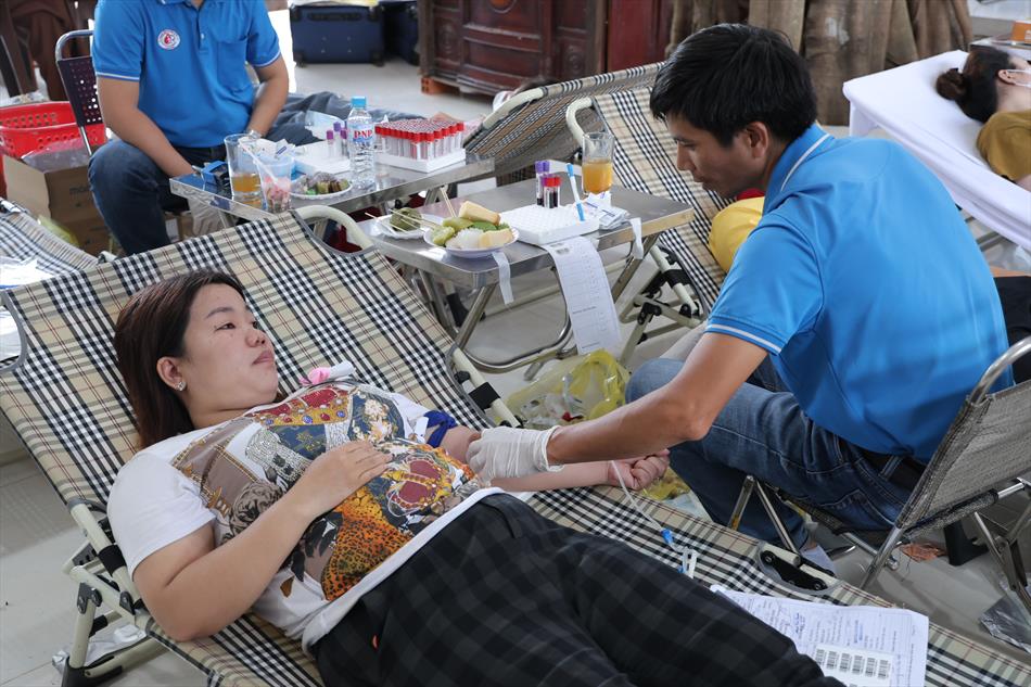 6 HIẾN MÁU TƯƠI ĐẸP 6 HIẾN MÁU TƯƠI ĐẸP