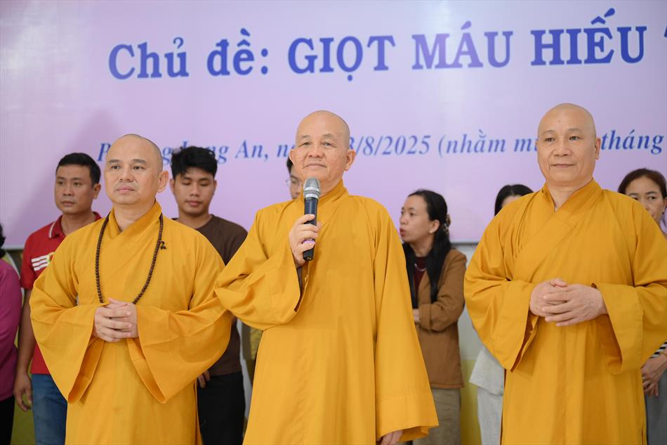 3 TẶNG QUÀ TRI ÂN 3 TẶNG QUÀ TRI ÂN