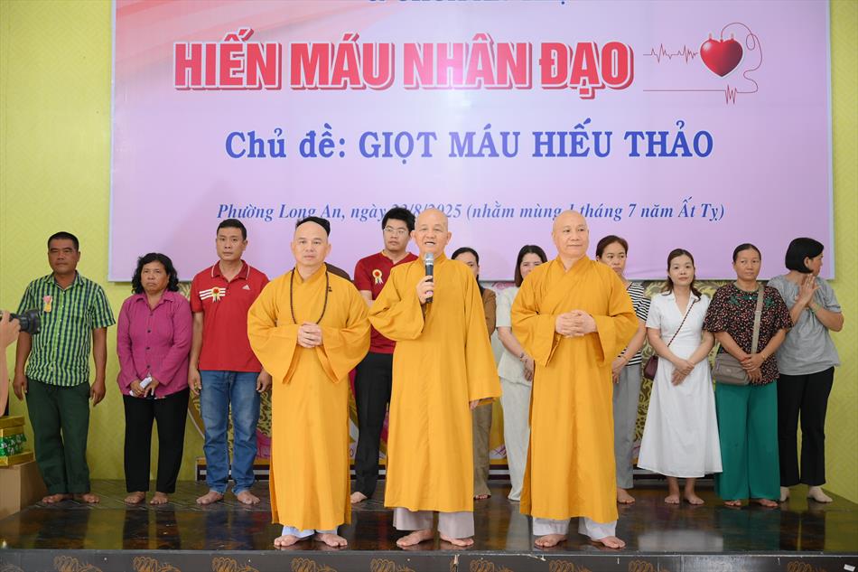 3 TẶNG QUÀ TRI ÂN 3 TẶNG QUÀ TRI ÂN