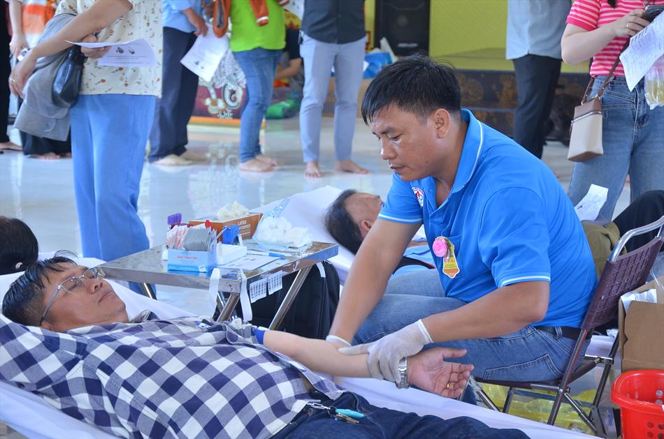 6 HIẾN MÁU TƯƠI ĐẸP 6 HIẾN MÁU TƯƠI ĐẸP