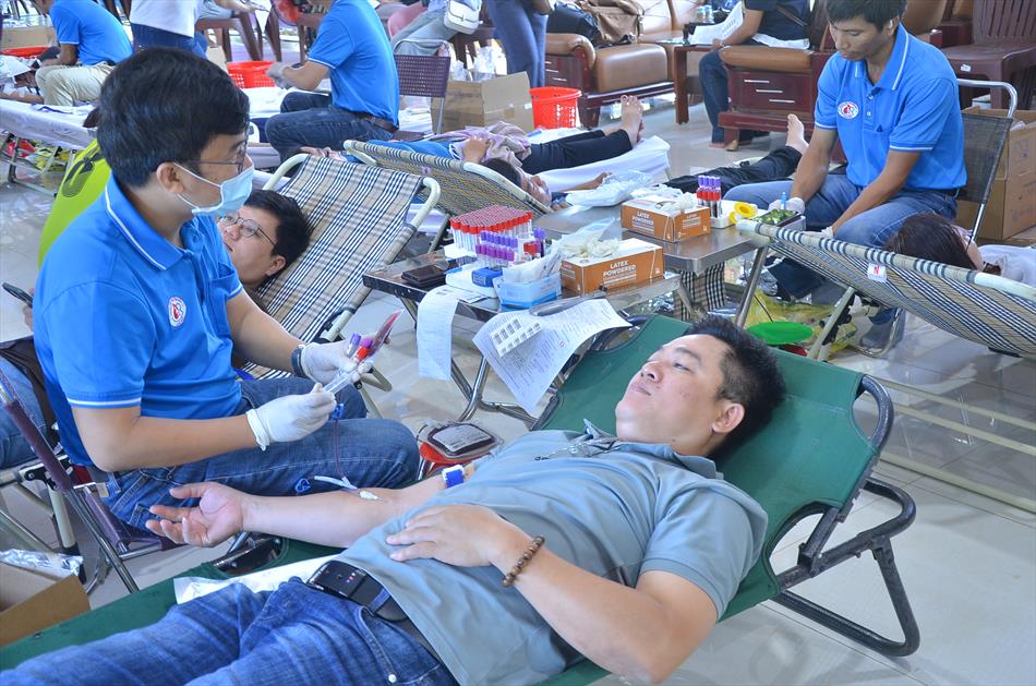 6 HIẾN MÁU TƯƠI ĐẸP 6 HIẾN MÁU TƯƠI ĐẸP