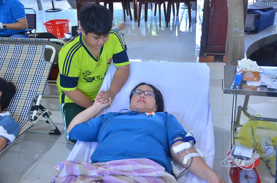 6 HIẾN MÁU TƯƠI ĐẸP 6 HIẾN MÁU TƯƠI ĐẸP
