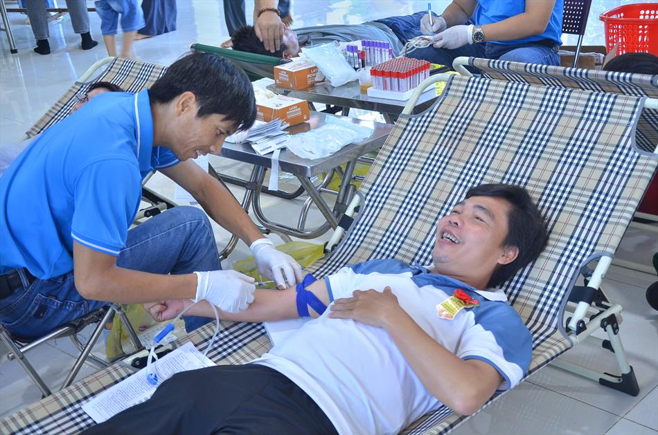 6 HIẾN MÁU TƯƠI ĐẸP 6 HIẾN MÁU TƯƠI ĐẸP