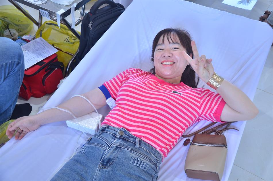 6 HIẾN MÁU TƯƠI ĐẸP 6 HIẾN MÁU TƯƠI ĐẸP