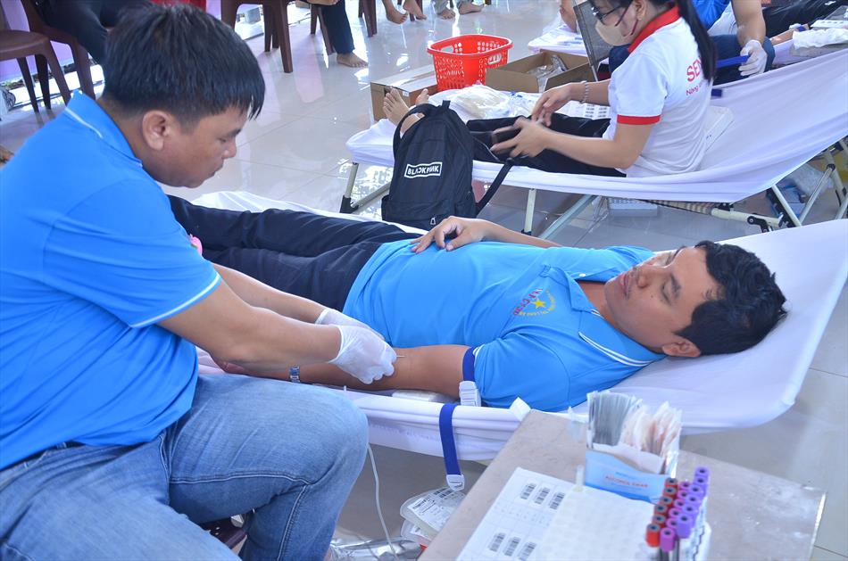6 HIẾN MÁU TƯƠI ĐẸP 6 HIẾN MÁU TƯƠI ĐẸP