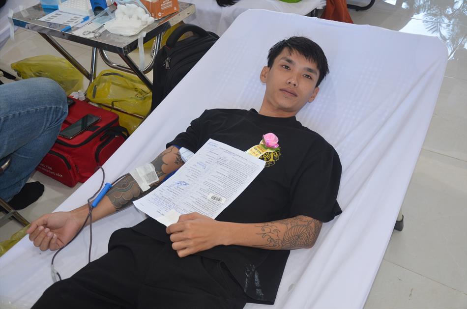 6 HIẾN MÁU TƯƠI ĐẸP 6 HIẾN MÁU TƯƠI ĐẸP
