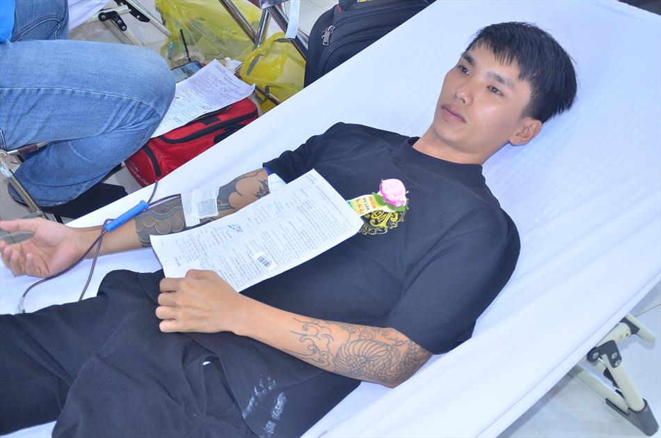6 HIẾN MÁU TƯƠI ĐẸP 6 HIẾN MÁU TƯƠI ĐẸP