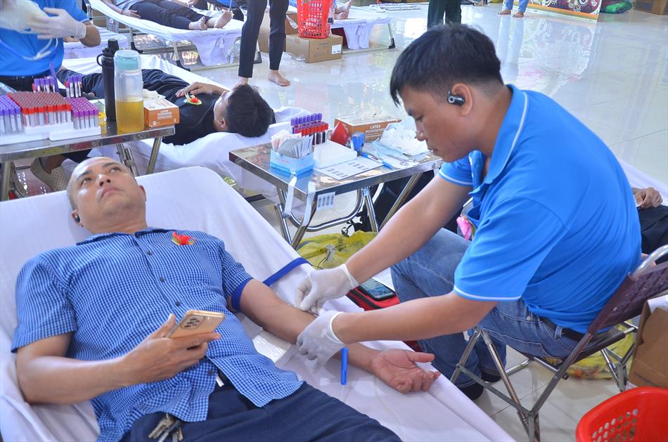 6 HIẾN MÁU TƯƠI ĐẸP 6 HIẾN MÁU TƯƠI ĐẸP