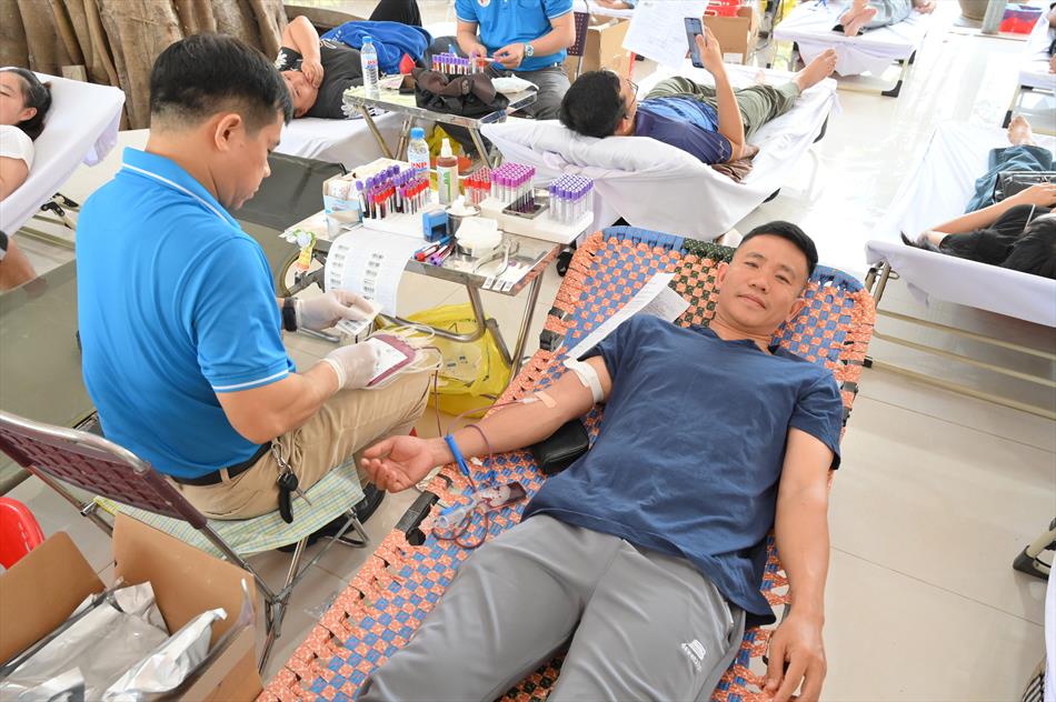 6 HIẾN MÁU TƯƠI ĐẸP 6 HIẾN MÁU TƯƠI ĐẸP