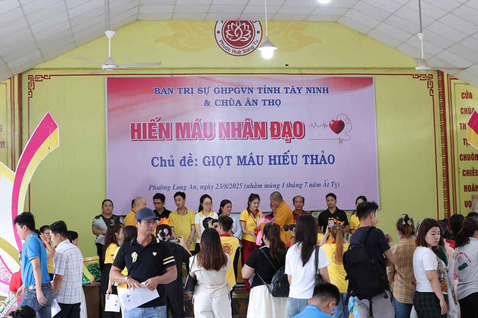 3 TẶNG QUÀ TRI ÂN 3 TẶNG QUÀ TRI ÂN