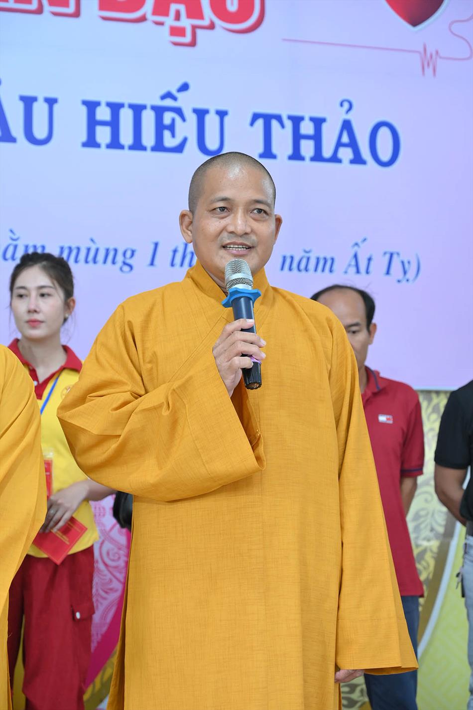 3 TẶNG QUÀ TRI ÂN 3 TẶNG QUÀ TRI ÂN