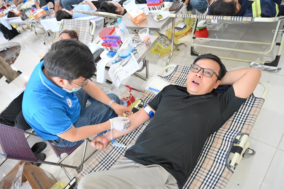 6 HIẾN MÁU TƯƠI ĐẸP 6 HIẾN MÁU TƯƠI ĐẸP