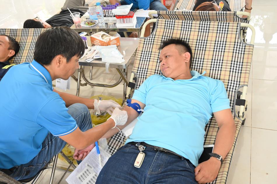 6 HIẾN MÁU TƯƠI ĐẸP 6 HIẾN MÁU TƯƠI ĐẸP