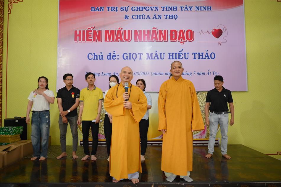 3 TẶNG QUÀ TRI ÂN 3 TẶNG QUÀ TRI ÂN