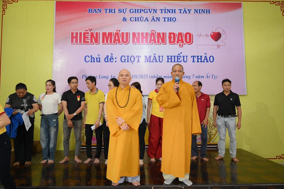 3 TẶNG QUÀ TRI ÂN 3 TẶNG QUÀ TRI ÂN