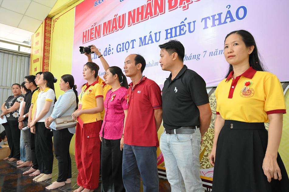 3 TẶNG QUÀ TRI ÂN 3 TẶNG QUÀ TRI ÂN