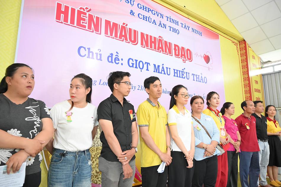 3 TẶNG QUÀ TRI ÂN 3 TẶNG QUÀ TRI ÂN