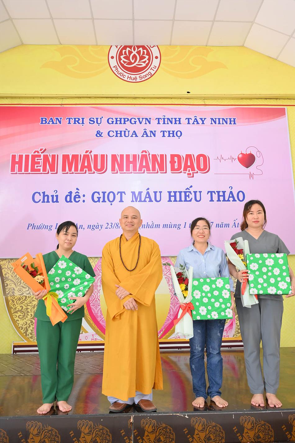 3 TẶNG QUÀ TRI ÂN 3 TẶNG QUÀ TRI ÂN