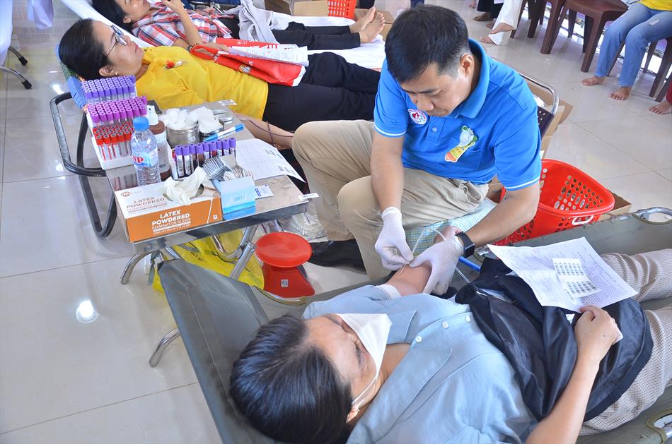 6 HIẾN MÁU TƯƠI ĐẸP 6 HIẾN MÁU TƯƠI ĐẸP