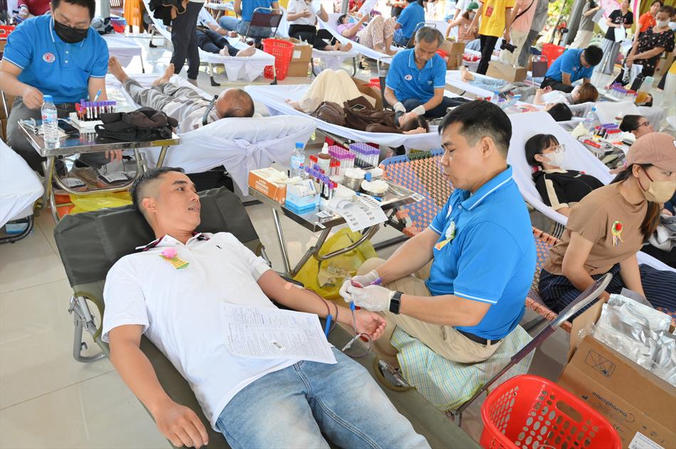 6 HIẾN MÁU TƯƠI ĐẸP 6 HIẾN MÁU TƯƠI ĐẸP