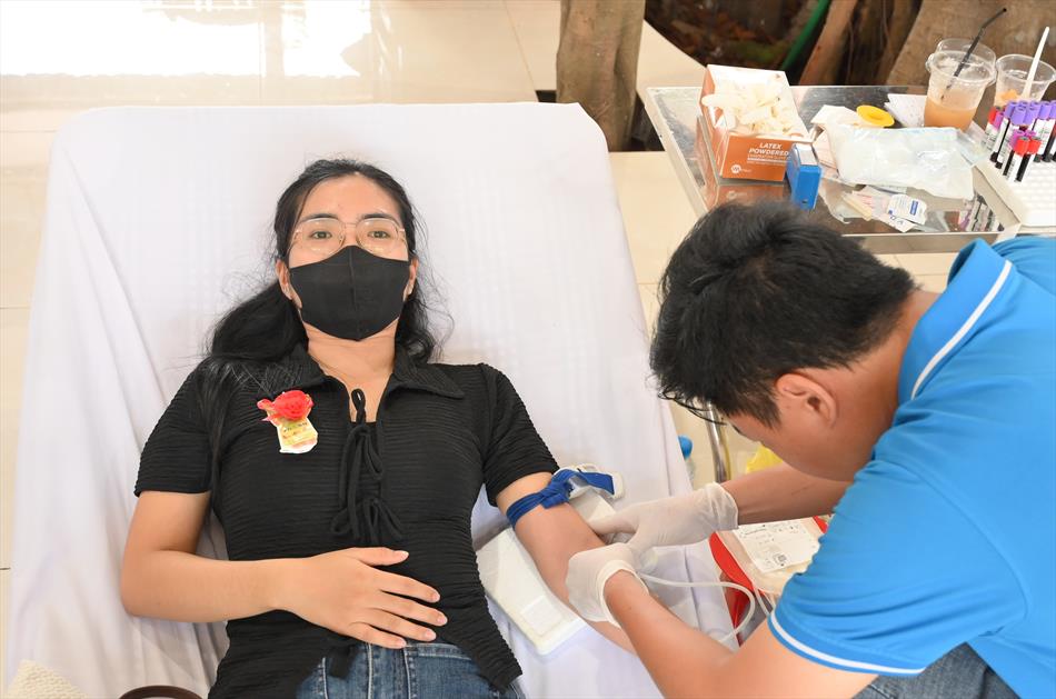 6 HIẾN MÁU TƯƠI ĐẸP 6 HIẾN MÁU TƯƠI ĐẸP